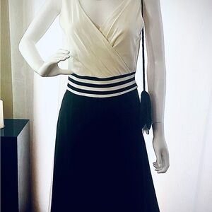 Lands End Black and Cream sleeveless dress. Easy care.  Cotton blend. Size M.